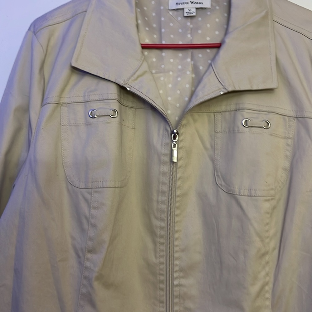 Jacket - Picture 2 of 10